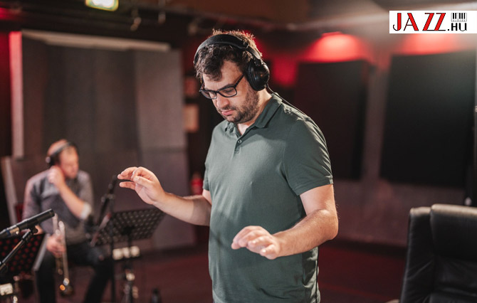 TOBIAS HOFFMANN JAZZ ORCHESTRA: INNUENDO