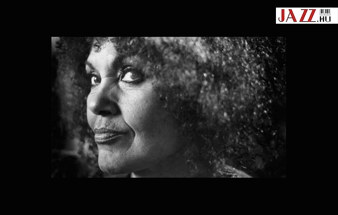 Meghalt Cleo Laine